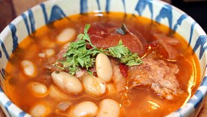 Fasole cu ciolan afumat