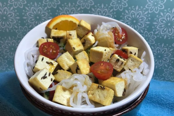 Salata de paste konjac si tofu crocant