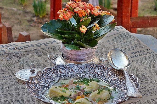 Supa de pui cu legume si galusti pufoase din gris