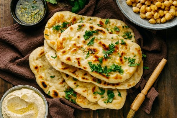 Lipii Naan - painici indiene pufoase si delicioase