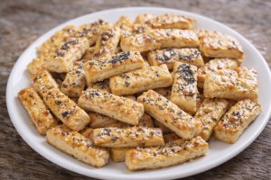 Saratele fragede cu cascaval - crocante la exterior si fragede in interior