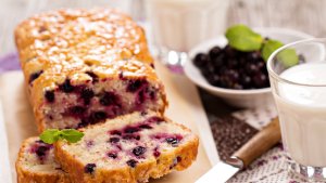 Pandispan cu fructe - simplu si aerat