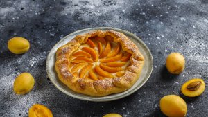 Galette rustica cu caise - prajitura taraneasca si simpla