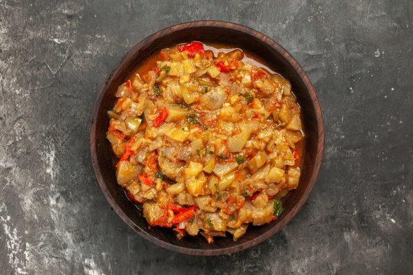 Zacusca de vinete – cu legume tocate marunt