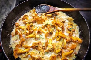 Galbiori cu smantana, la tigaie - un preparat simplu si aromat