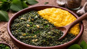 Urzici scazute cu usturoi si mamaliga  - mancare traditionala de primavara