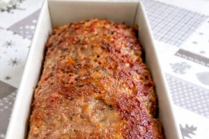 Ruladă de carne tocată la cuptor – rețetă gustoasă de aperitiv