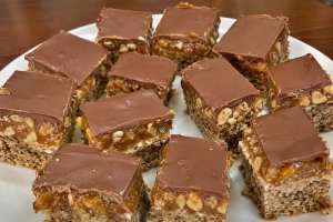 Desert prăjitură Snickers