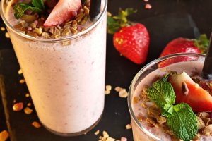Shake cu înghețată de căpșuni - Deliciu răcoritor de vară