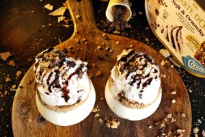 Cheesecake la pahar cu înghețată - Desert ușor, rapid și răcoritor