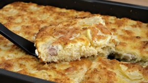 Reteta de budinca de dovlecei cu branza si sunca